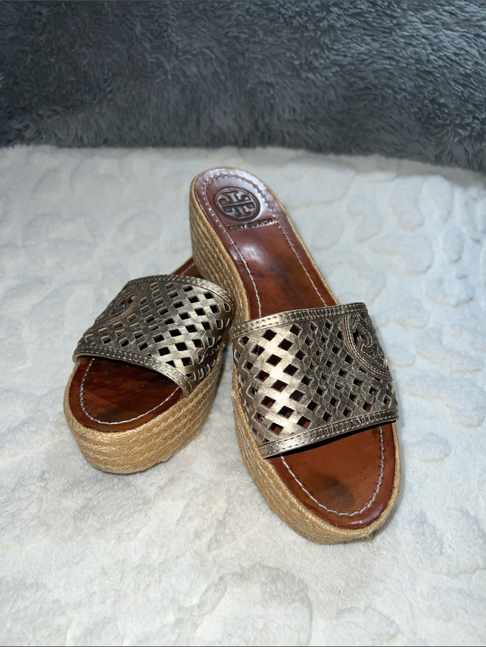 Tory Burch Thatched Perforated Cutout Espadrille Wedge, Gold Metallic Size 8